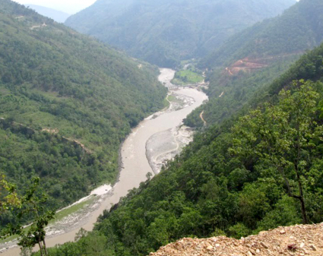 Landslide blocks Tamor River